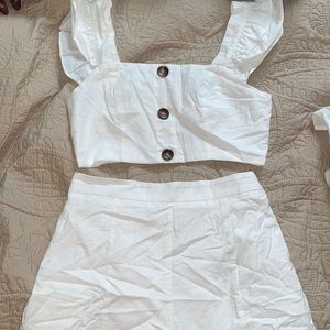 Pink lily shorts set, brand new, never been worn